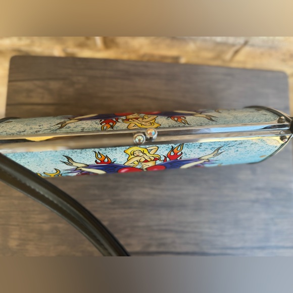 Little Earth Metal Fender Purse Rhinestone Heartbreakers Made in USA - Picture 4 of 10